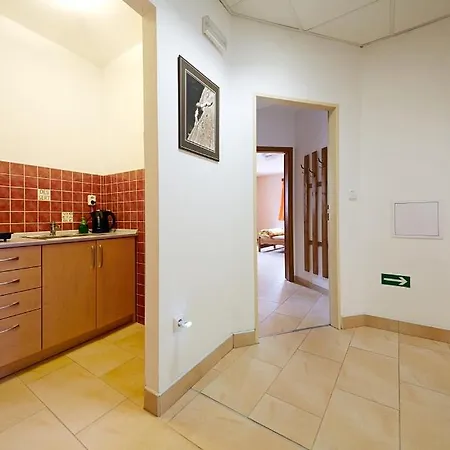 U Karabiny بيت ضيافة Adršpach